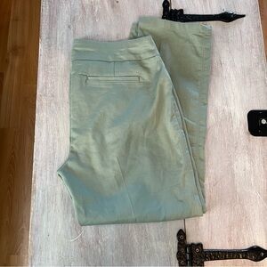Croft & BarrowWomen’s Light Green Chinos Straight Mid-Rise 14S NWT